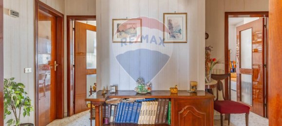 Квартира с 3 спальнями в Бари, Италия № 356164 8