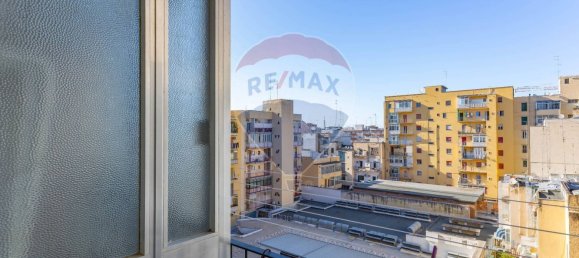 Квартира с 3 спальнями в Бари, Италия № 356164 24