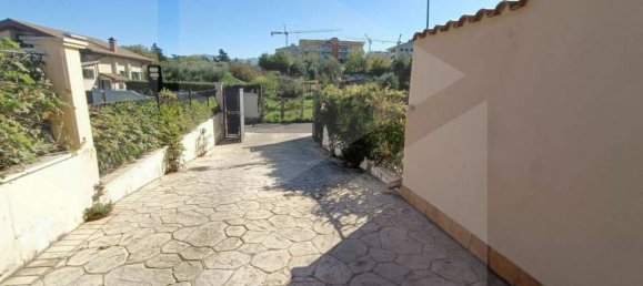 Вилла с 4 комнатами в Чампино, Италия № 30460 21