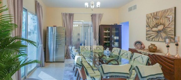 4 bedrooms Villa in Abu Dhabi, UAE No. 43096 5