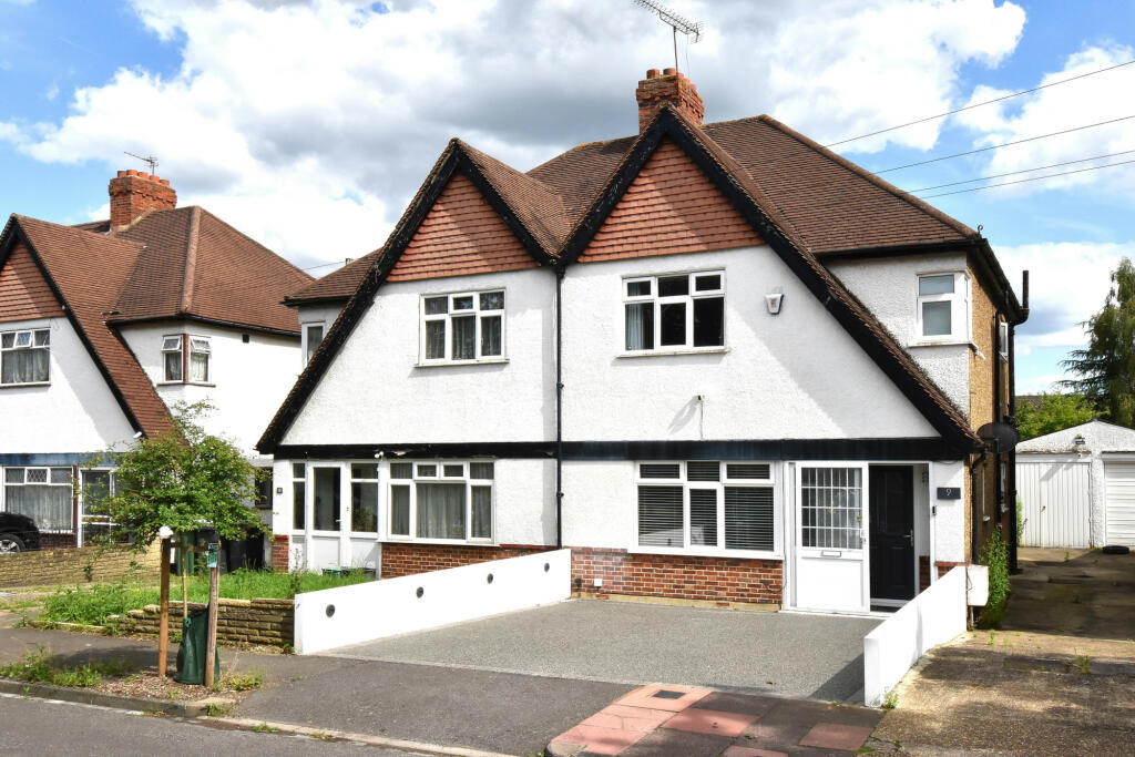 3 bedrooms House in Beckenham, United Kingdom No. 907