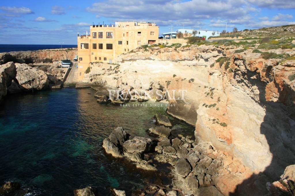 350m² Cafe / restaurant in Siggiewi, Malta No. 12001