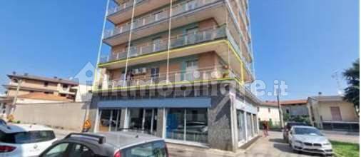 2 bedrooms Apartment in Busto Arsizio, Italy No. 9777