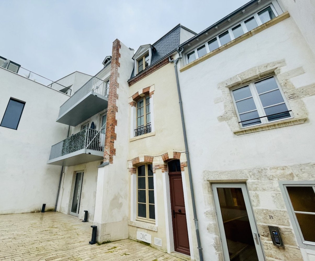 3 bedrooms Duplex in Orleans, France No. 92135