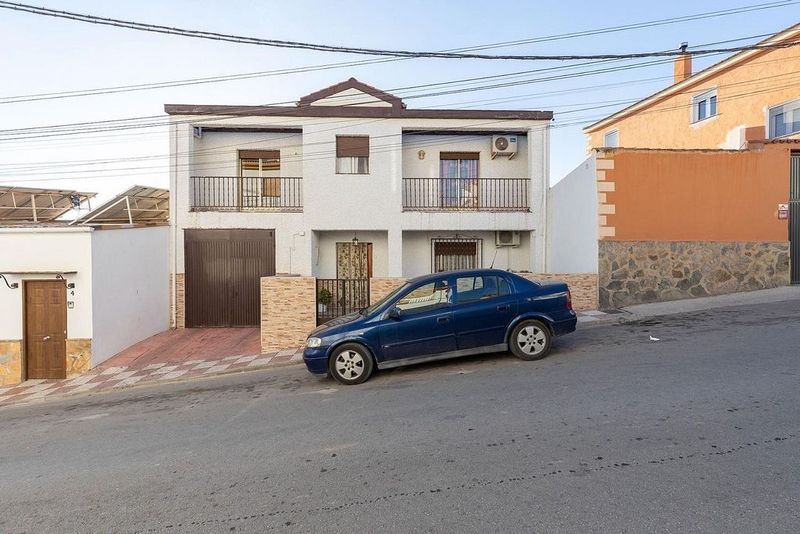 Casa de 4 dormitorios en Granada, Spain No. 222918