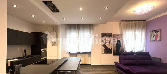 Apartamento de 1 dormitorio en Verona, Italy No. 216397 2
