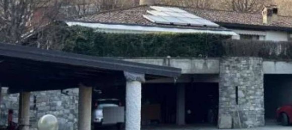 Вилла с 3 спальнями в Эрба, Италия № 2856 9