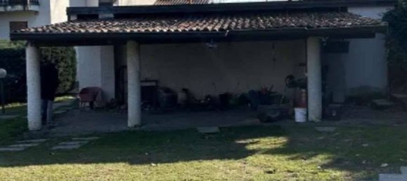 Вилла с 3 спальнями в Эрба, Италия № 2856 10