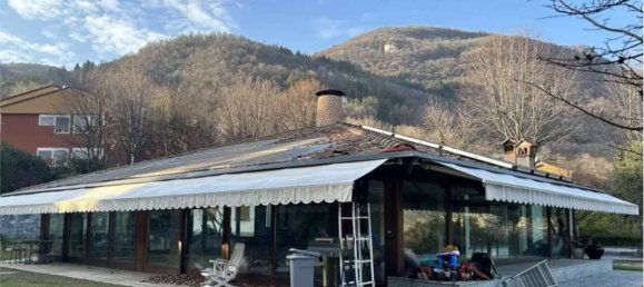 Вилла с 3 спальнями в Эрба, Италия № 2856 5