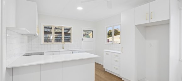 3 chambres Maison à Woodford, Australia No. 188 3