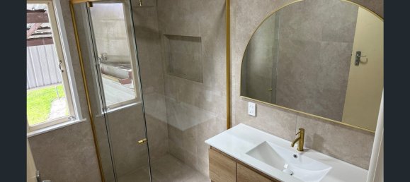 3 chambres Maison à Woodford, Australia No. 188 13