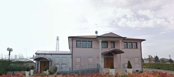 Edificio en Pordenone, Italy 2869 m² No. 299011 7