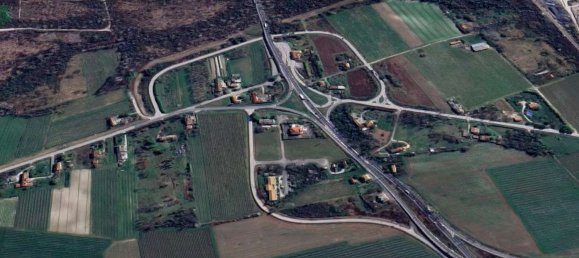 Edificio en Pordenone, Italy 2869 m² No. 299011 12