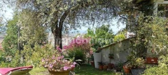 4 bedrooms Villa in Massa, Italy No. 76190 3