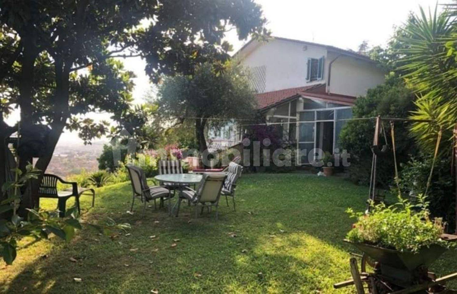 4 bedrooms Villa in Massa, Italy No. 76190