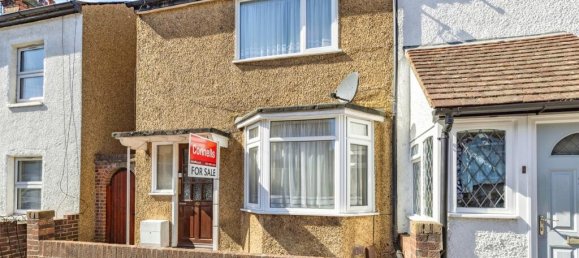 3 bedrooms Commercial property in Bushey, United Kingdom No. 6211 28