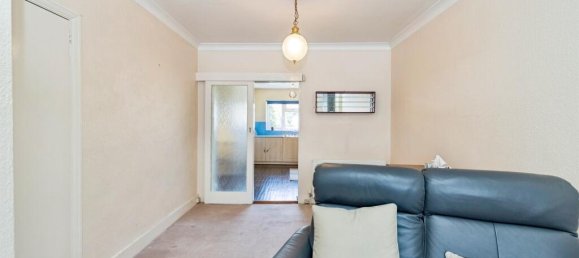 3 bedrooms Commercial property in Bushey, United Kingdom No. 6211 15