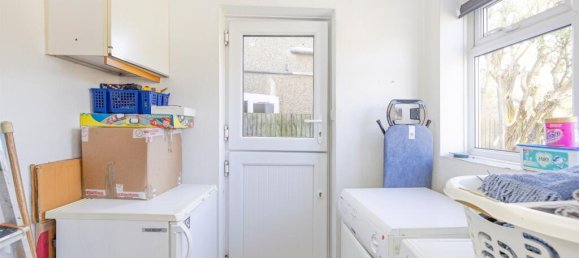 3 bedrooms Commercial property in Bushey, United Kingdom No. 6211 21