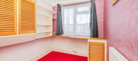 3 bedrooms Commercial property in Bushey, United Kingdom No. 6211 10