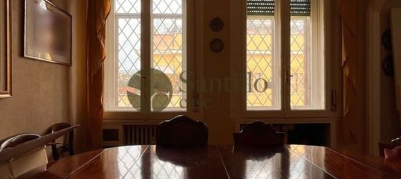 6 rooms Apartment in Rome, Italy No. 66690 10