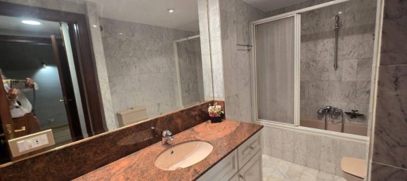 4 bedrooms Apartment in Valencia, Spain No. 158365 20