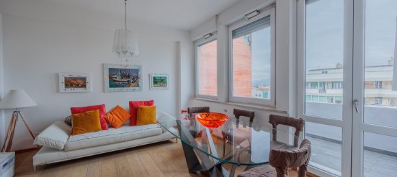 Apartamento de 2 dormitorios en Livorno, Italy No. 45550 2