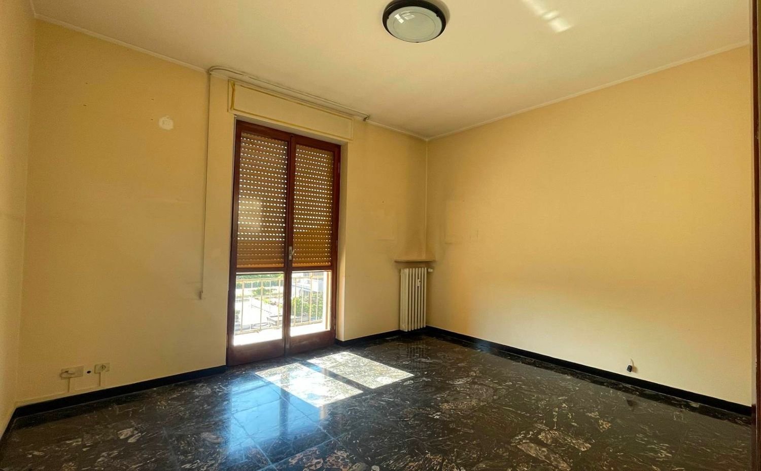 6 bedrooms Apartment in Tortona, Italy No. 387774