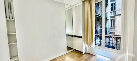 2 bedrooms Apartment in Paris, France No. 167596 3