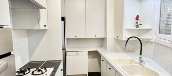 2 bedrooms Apartment in Paris, France No. 167596 5