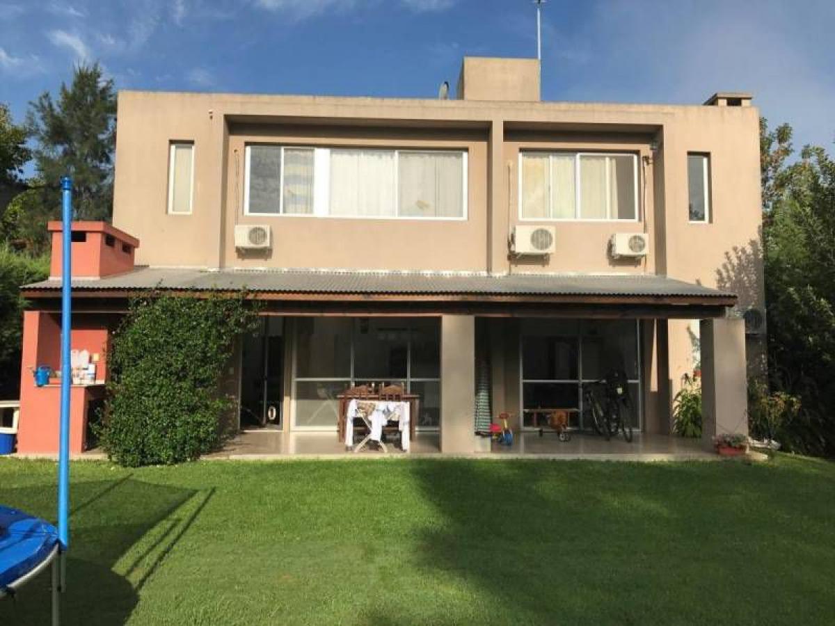 3 bedrooms House in Pilar, Argentina No. 5257