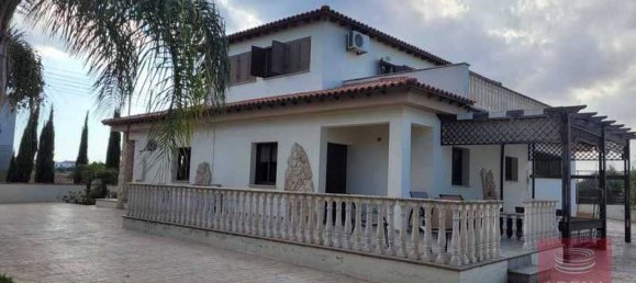 Вилла с 5 спальнями в Паралимни, Кипр № 18358 3