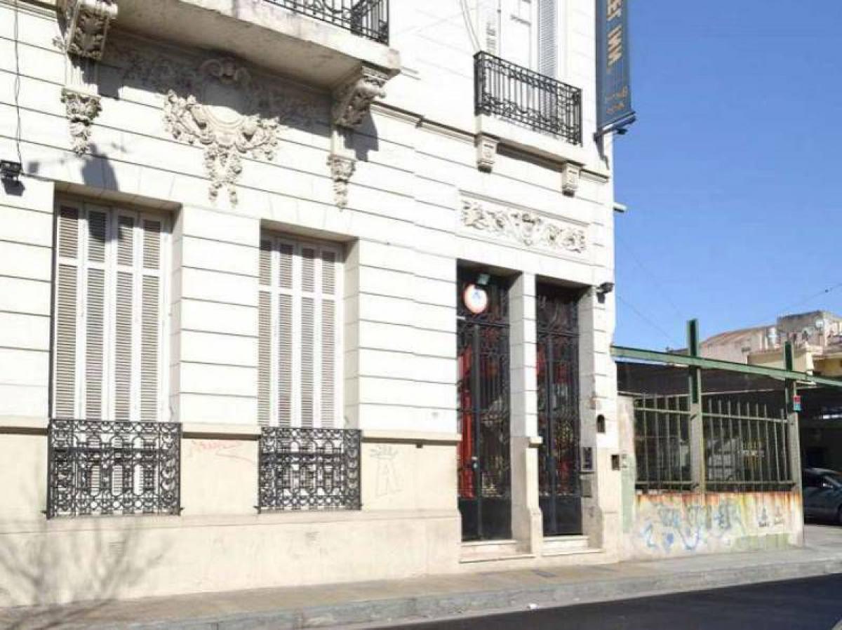 600m² Building in Buenos Aires, Argentina No. 107727