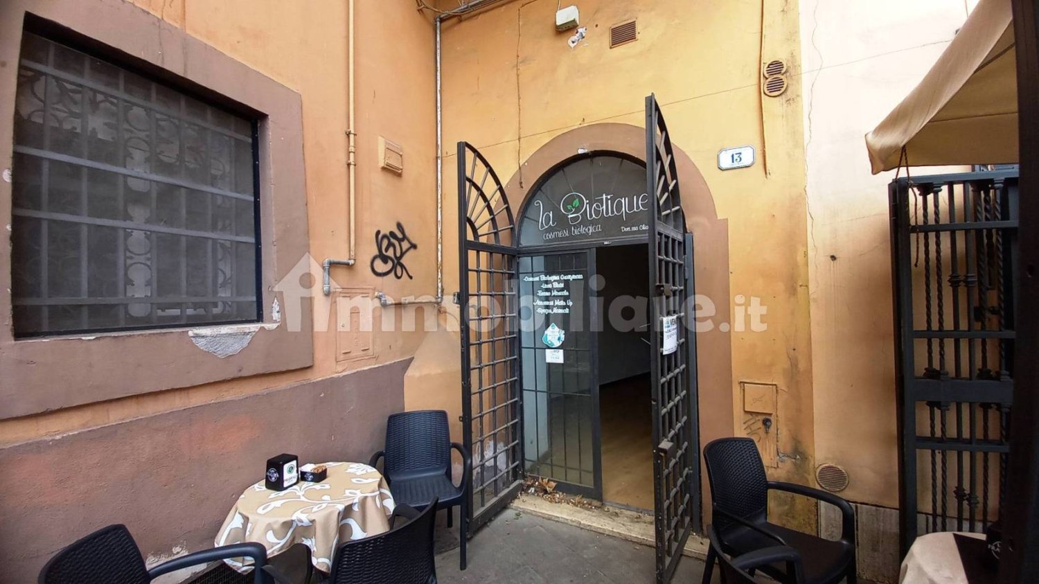 1 room Commercial property in Frascati, Italy No. 208365