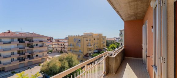 4 Schlafzimmer Wohnung in Vasto, Italy, Nr. 345510 5