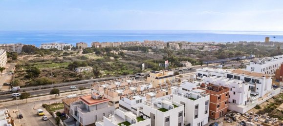 Casa de 4 dormitorios en Guardamar del Segura, Spain No. 176578 2