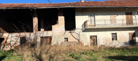 4 rooms House in Costigliole Saluzzo, Italy No. 64280 7