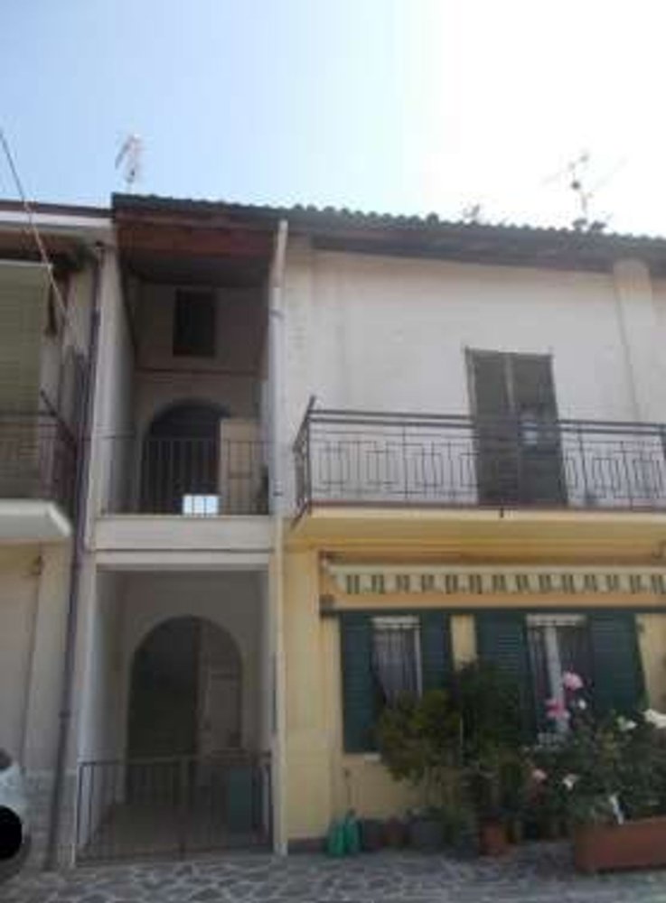 4 rooms Apartment in Trezzo sull'Adda, Italy No. 219414