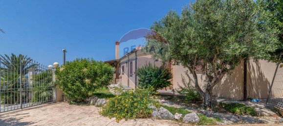 5 bedrooms Villa in Alcamo, Italy No. 328478 3