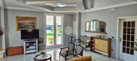 3 bedrooms Villa in Frosinone, Italy No. 73143 13