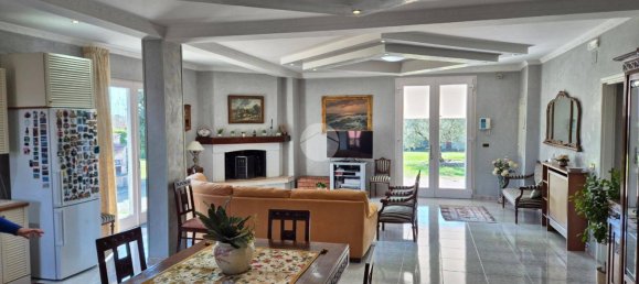 3 bedrooms Villa in Frosinone, Italy No. 73143 12