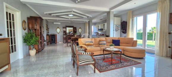 3 bedrooms Villa in Frosinone, Italy No. 73143 20