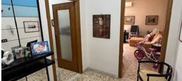 4 Schlafzimmer Wohnung in Naples, Italy, Nr. 347462 5