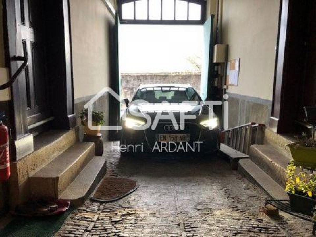 360m² Shop in Limoges, France No. 20637