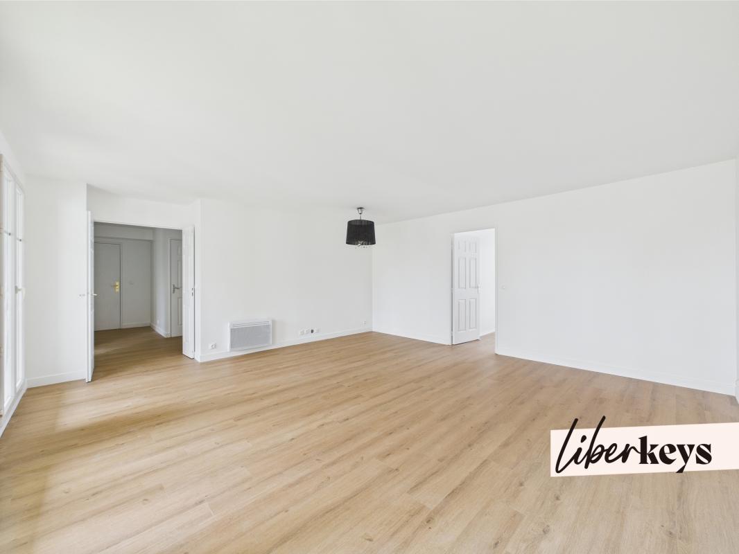 3 bedrooms Apartment in Villemomble, France No. 306616