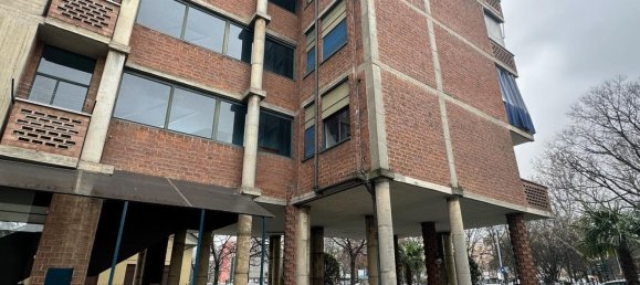 2 rooms Apartment in Turin, Italy No. 8715 4