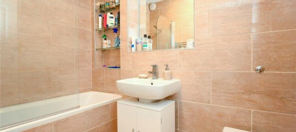 1 bedroom Apartment in London, United Kingdom No. 7699 2