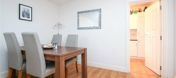 1 bedroom Apartment in London, United Kingdom No. 7699 3