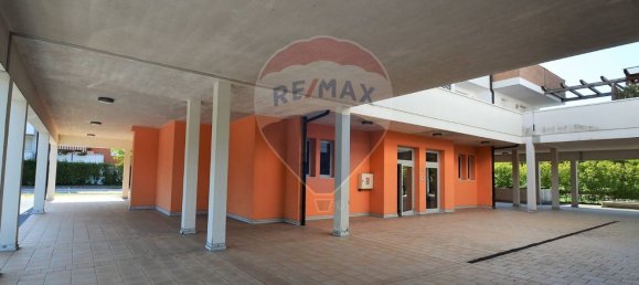 Oficina de 3 habitaciónes en Padua, Italy No. 56715 23