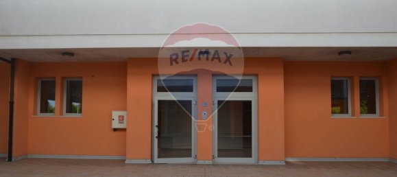 Oficina de 3 habitaciónes en Padua, Italy No. 56715 22