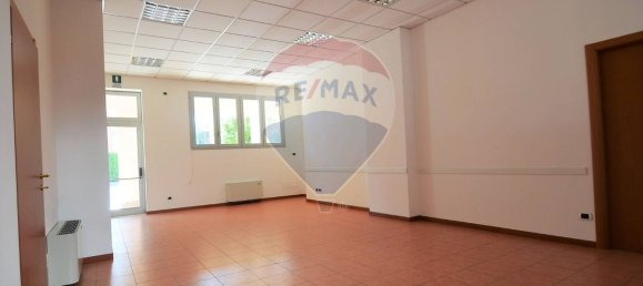 Oficina de 3 habitaciónes en Padua, Italy No. 56715 14